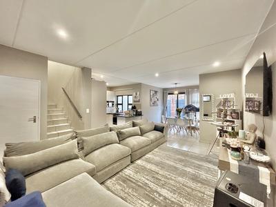 Townhouse For Sale in Ferndale, Randburg