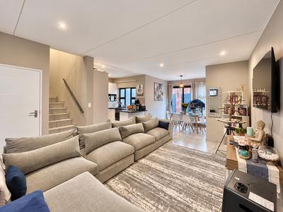 Townhouse For Sale in Ferndale, Randburg